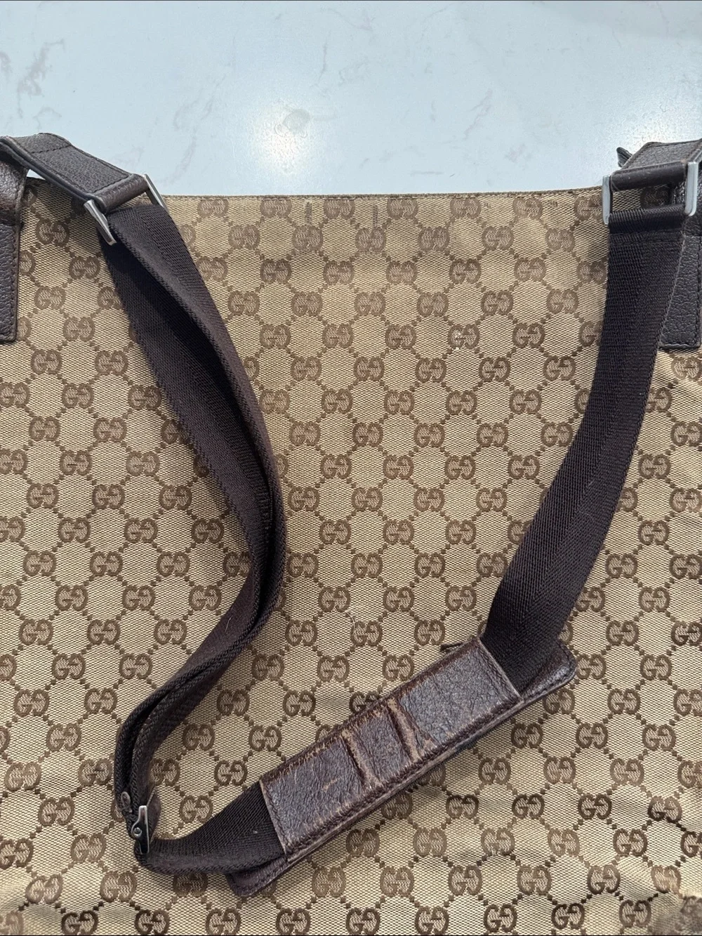 Gucci Beige/Brown GG Supreme Crossbody Messenger Bag authentic